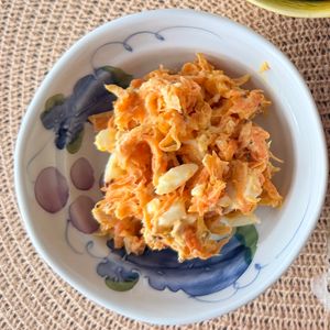shishiの作ってみた!投稿(にんじん1本で作る！栄養たっぷりにんたまサラダ)