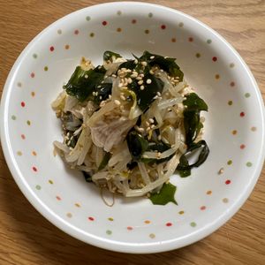 Hideの作ってみた!投稿(レンジで完結《もやしわかめチキン♡旨だれナムル》)