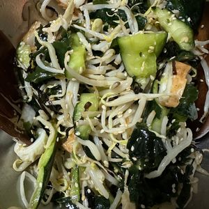 856908の作ってみた!投稿(もやしきゅうりわかめの《にんにく♡塩昆布サラダ》)