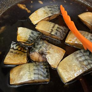 1203815の作ってみた!投稿(麺つゆで簡単！＊サバとごぼうの煮物＊)