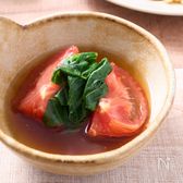 夏にさっぱりと！トマトとつるむらさきのめんつゆ生姜浸し