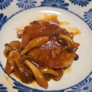 Lalaの作ってみた!投稿(我が家のご馳走♩【煮込みハンバーグ】)
