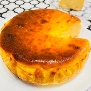 ちひろの作ってみた!投稿(【我が家のバスクチーズケーキ】簡単♡混ぜて焼くだけ♪)