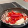 10分で完成！【パプリカ豚バラ丼】の工程2