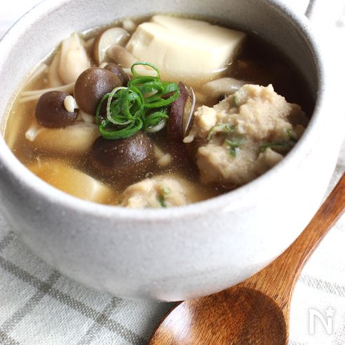 鶏団子ときのこの和風スープ