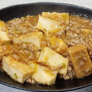 ひろりぃの作ってみた!投稿(旨辛！簡単なのにやみつき✨ごはんが一瞬で消える【麻婆厚揚げ】)