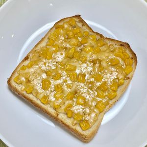 キャピタンの作ってみた!投稿(コーン味噌チーズトースト)