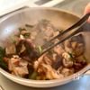 ご飯がもりもり進む!【茄子とほうれん草の豚こま甘酢炒め】の工程3
