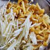さっぱり美味しい！エノキとなめこの山形のだし風の工程1