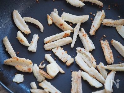 ビールのお供にどうぞ 材料3つ れんこんチーズきんぴら By むっちんぷりん レシピサイト Nadia ナディア プロの料理家のおいしいレシピ