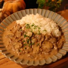 家にある材料だけで作れる♪【簡単ビーフストロガノフ】