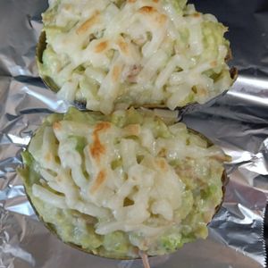ぽぽペの作ってみた!投稿(簡単おしゃれ♪アボカドポテトグラタン)