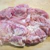 さっぱりと「鶏もも肉のソテー梅ポン酢ソースかけ」の下準備