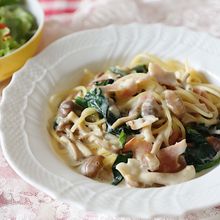 きのことベーコンの白みそクリームパスタ