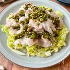 『豚しゃぶキャベツの極うまニラだれかけ』豚こまでとろうま！