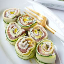 簡単おもてなしに♪【ズッキーニと生ハムのクリチ巻き】