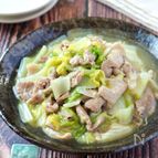 飽きない美味しさ♡豚こまと白菜のとろ〜り旨塩炒め煮