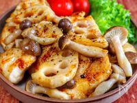 コク旨◎【鶏むねれんこんきのこのオイスターバター炒め】