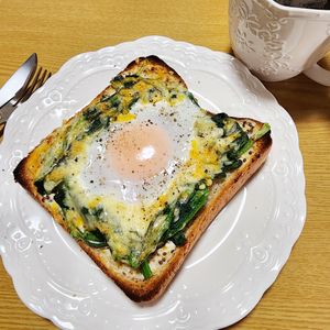 ナムディの作ってみた!投稿(【ごちそうトーストの完成♪】
キャベたまチーズトースト)
