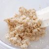 混ぜて焼くだけでカフェ風【米粉のいちごクランブルマフィン】の工程3