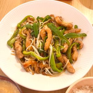 1048918の作ってみた!投稿(行列の中華屋さんの🍚シャキシャキ大盛りもやしの青椒肉絲🤩)