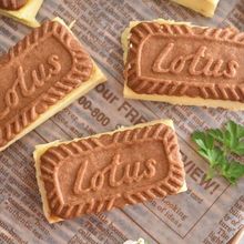 レンジ加熱３分でOK！ロータススティックチーズケーキ