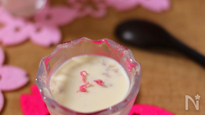 桜のパンナコッタ | レシピサイトNadia