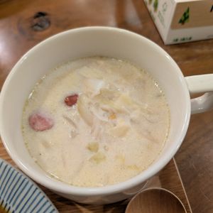 おかず当番の作ってみた!投稿(15分で完成♫春キャベツとウインナーの豆乳スープ)