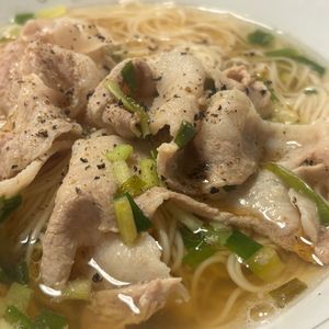 mocoの作ってみた!投稿(ぶっかけ豚ネギ塩そうめん＃包丁不要＃やみつき)