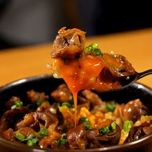 悪魔的美味しさ！砂肝にんにく醤油バター丼