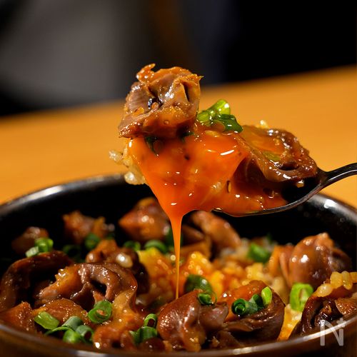 悪魔的美味しさ!砂肝にんにく醤油バター丼