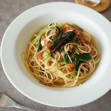 ベーコンとほうれん草のトマトペペロンチーノ