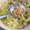 【濃厚なスープがクセになる】豚バラと白菜のごま鶏スープの工程5