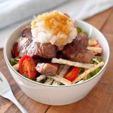 和風おろしステーキサラダ【サクサク揚げゴボウ付き】