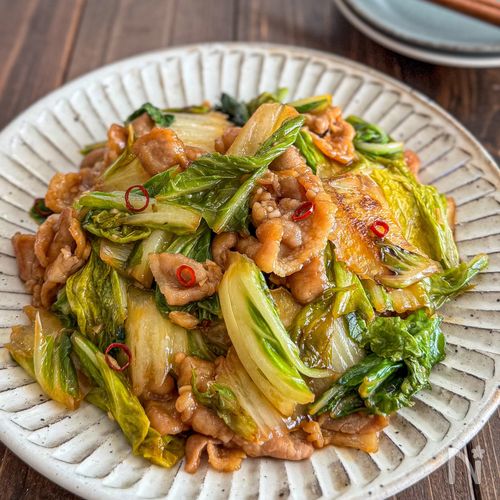 白菜と豚バラの《甘辛♡にんにく醤油炒め》
