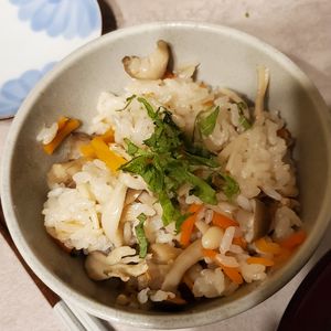 週一だけは頑張ります💦の作ってみた!投稿(白だしで絶品♪きのこの炊き込みご飯)