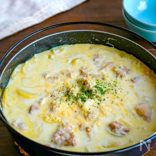 ドゥフィノア風じゃがいもと鶏肉のクリーム鍋