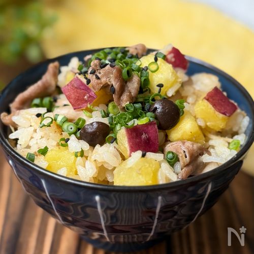 【豚こまとさつまいもの炊き込みご飯】うどんスープで味付け簡単