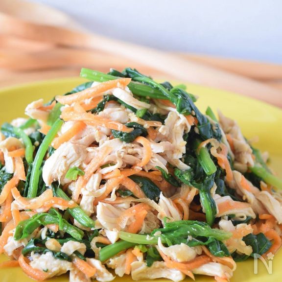 鶏のささみ・ほうれん草・にんじんの胡麻和え