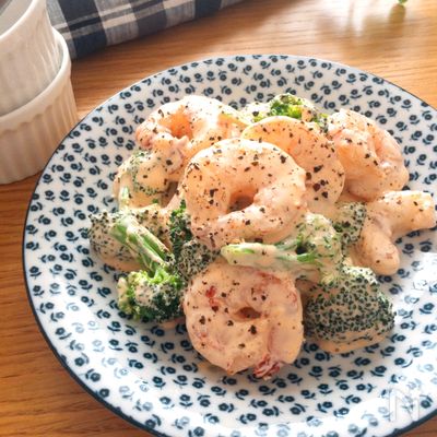 レンチンでできちゃう・激ウマ♡プリプリ海老マヨ風サラダ