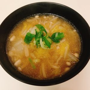 りんの作ってみた!投稿(まろやかでおいしい♡『白菜とえのきのお味噌汁』)