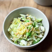 レンジで簡単!《キャベツのうま塩ナムル》