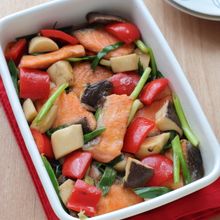 【作りおき可能】揚げない!鮭とたっぷり野菜の和風マリネ