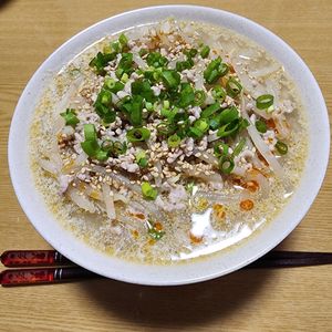 ナムディの作ってみた!投稿(【もやしの旨辛担々うどん】汁までおいしい♡１０分うどん！)