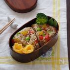 パプリカとひき肉のドライカレーおにぎり