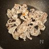 回鍋肉風《もやしとキャベツのにんにく味噌炒め》の工程1