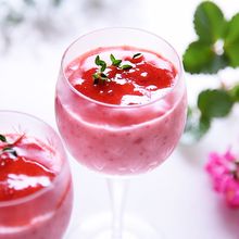 冷凍のいちごで作るふんわりムース🍓夏のさっぱりデザート