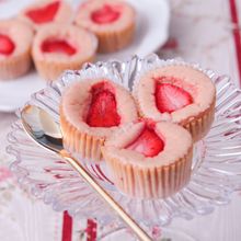 超簡単!ミニいちごチーズケーキ【グルテンフリー・冷凍いちご】
