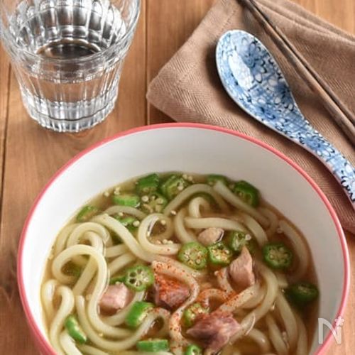 【生姜味焼き鳥缶でぽかぽかうどん】体の芯まで温まる♪