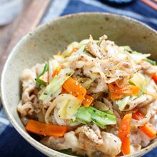 豚肉と残り野菜のスタミナ丼【#冷蔵庫のお掃除 #ランチ】